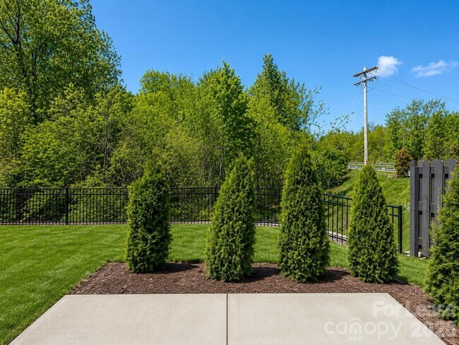 Building Photo - 104 Kentmore Dr