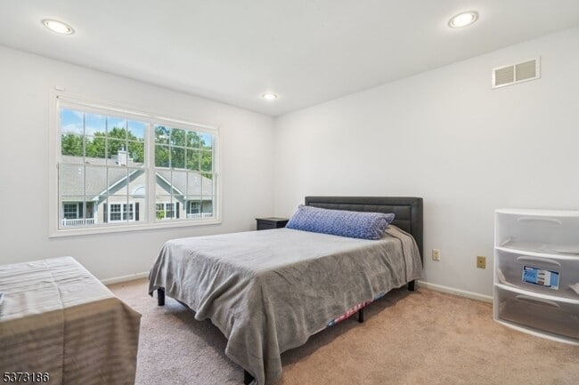 Building Photo - 22 Pebble Beach Dr