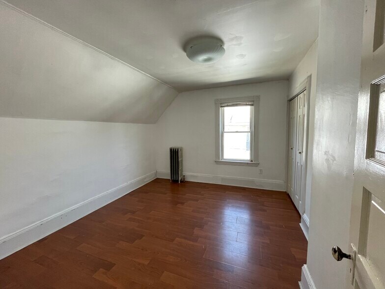 Building Photo - 151 Fellsway W