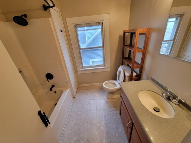 Building Photo - 3221 S Harrison St