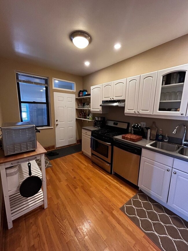Building Photo - 3614 N. Paulina-3614-1