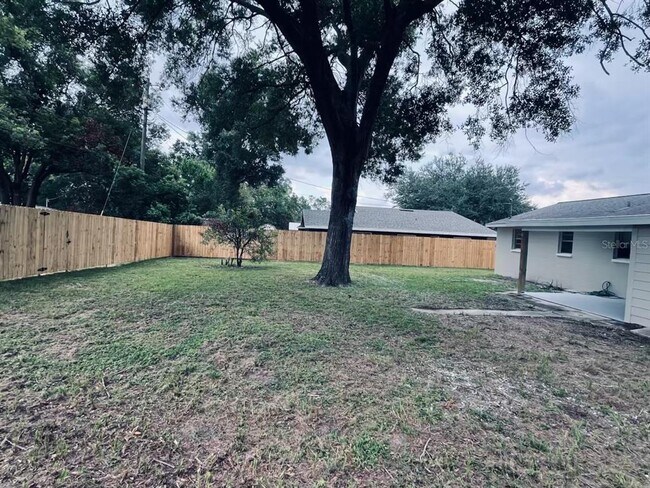 Building Photo - 5323 Satsuma Dr