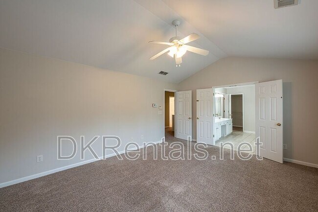Building Photo - 804 Araya Ct