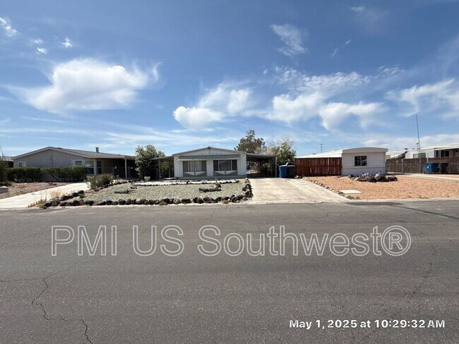 Building Photo - 818 Church St