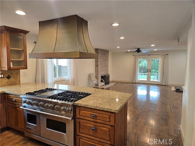 Building Photo - 4640 Hazelnut Ave