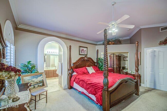 Building Photo - 2201 E Tahitian Way