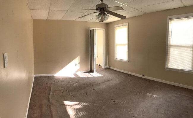 Building Photo - 164 Chauncey Pl
