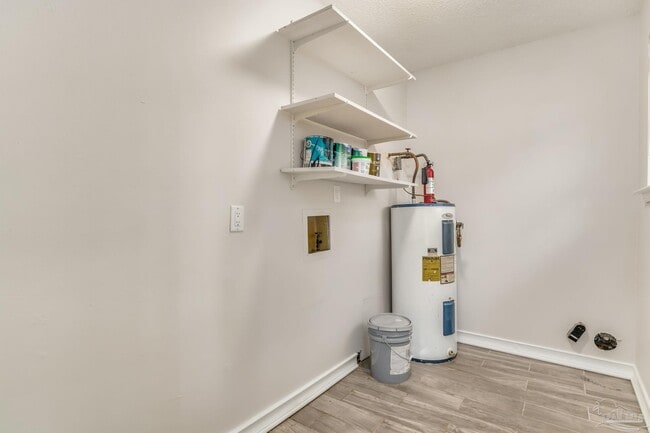 Building Photo - 207 McClure Dr