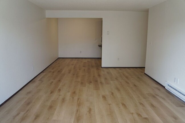 Building Photo - 1 Bed, 1-Bath Apartment in Fremont featuri...