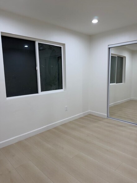 Building Photo - 227 Waldo Ave