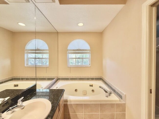 Building Photo - 14530 Alejo Ct