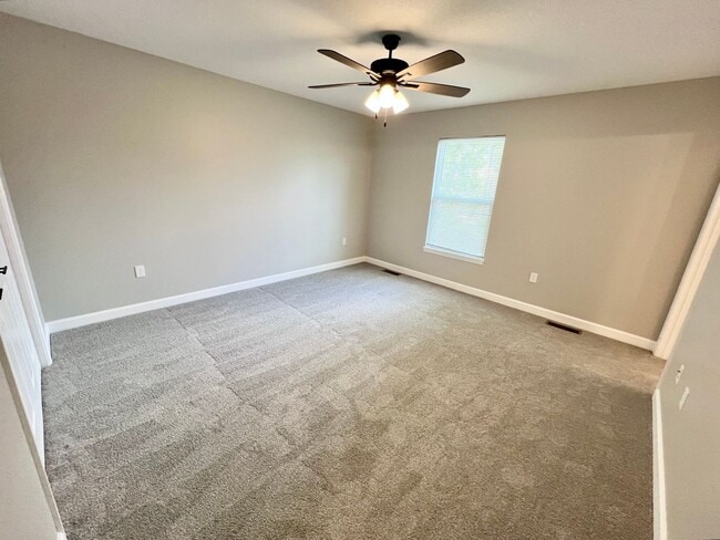 Building Photo - Newly Built 4 Bed/4.5 Bath in Central MHK