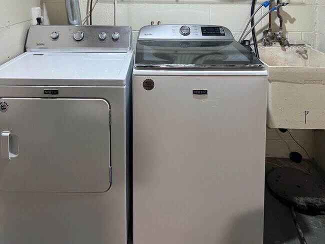 Building Photo - 6649 Homestead Ave Ct S