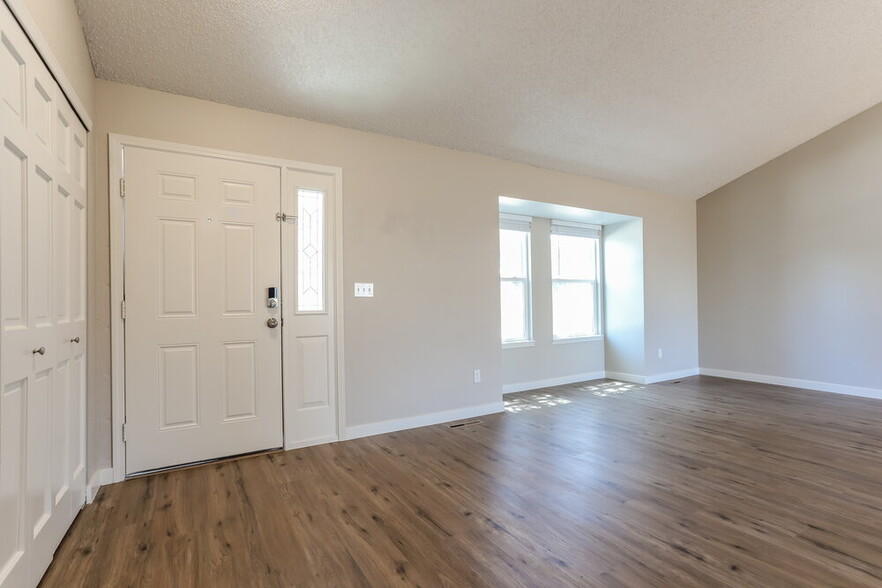 Building Photo - 14171 E Chenango Pl