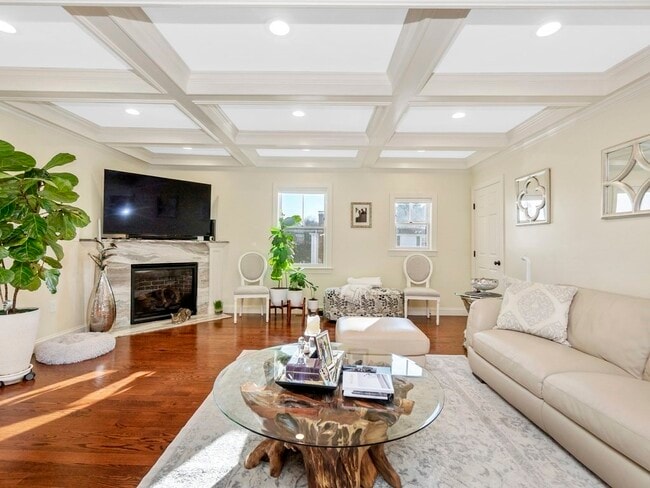 Building Photo - 50 Rowe St