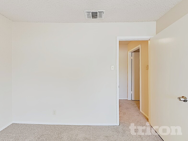 Building Photo - 8058 Pioneer Trail Dr