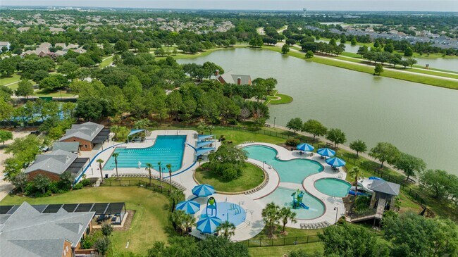 Building Photo - 18423 Blue Hollow Heights Dr