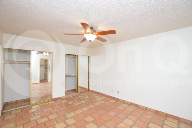 Building Photo - 1559 E Drake Dr