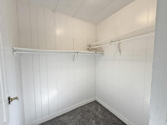 Building Photo - 6227 Forest Acre Cir N