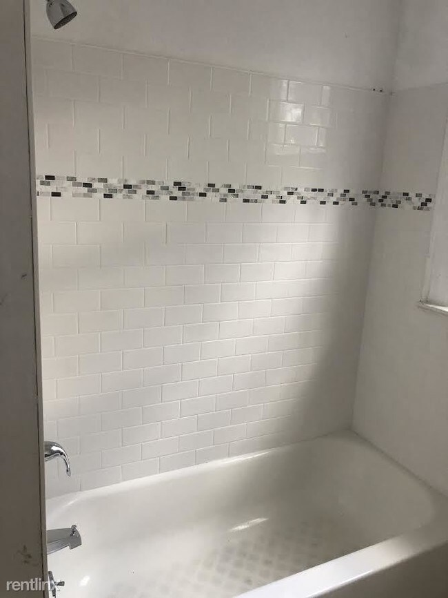 Building Photo - 3 br, 1 bath  - 99 Greenwich Ave 1