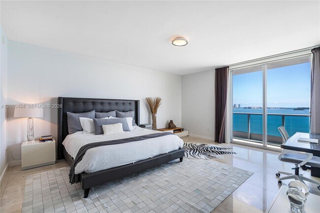 Building Photo - 1331 Brickell Bay Dr