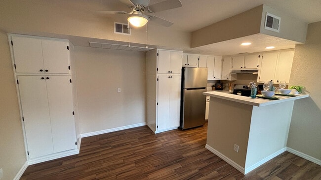Building Photo - 3601 W Tierra Buena Ln