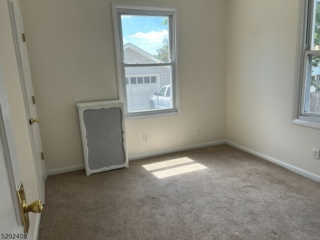 Building Photo - 136 Carlton Ave