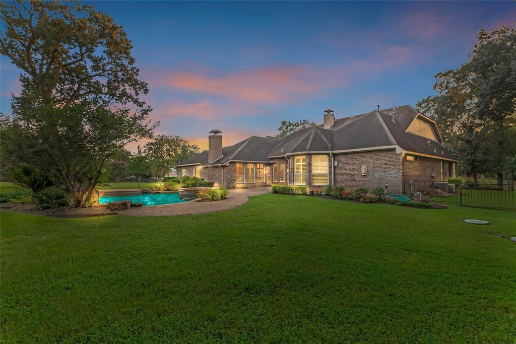 Building Photo - 19309 Whispering Grove E