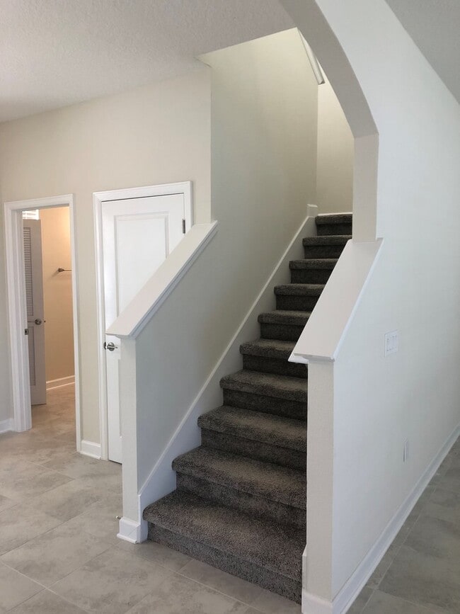 Building Photo - Just Listed!  3/2.5 Located In Beautiful P...