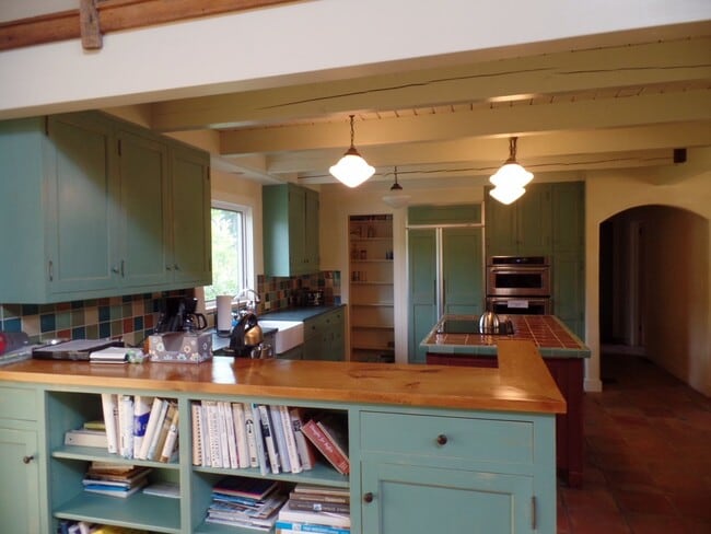 Building Photo - Commencement Availability