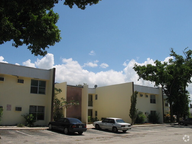 Building Photo - Golden Palms Apartments