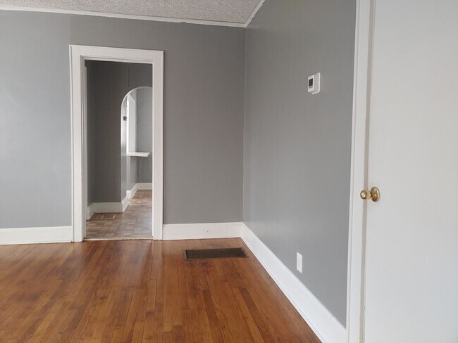 Building Photo - 1364 Carnegie Ave