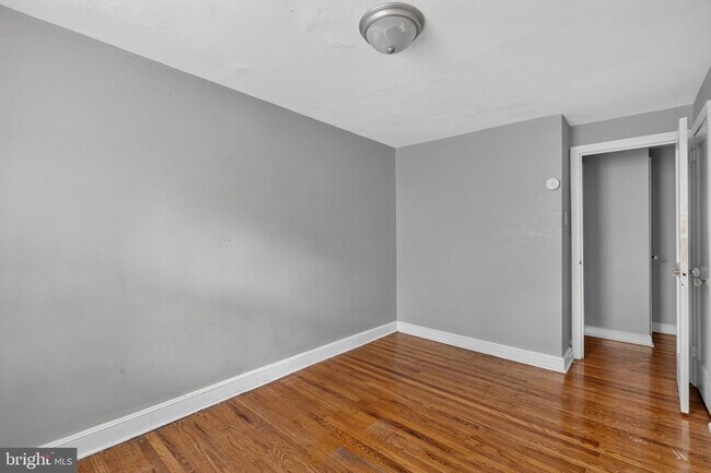 Building Photo - 351 W 22nd St