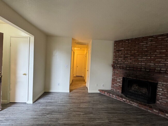 Building Photo - 3366 - Atreya