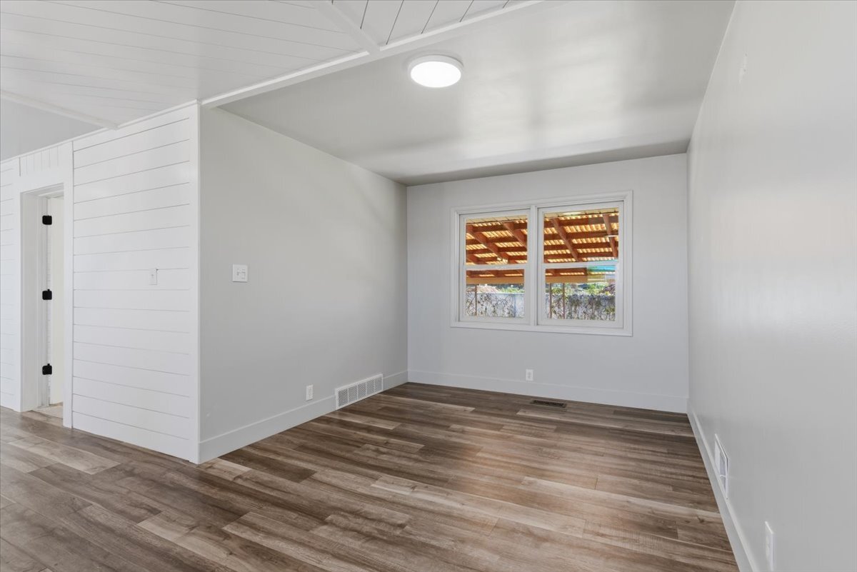 Building Photo - 5564 S 2425 W