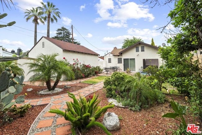 Building Photo - 4753 Saloma Ave
