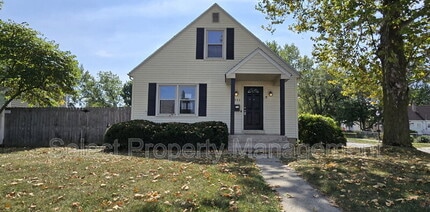 Building Photo - 1743 Rosemont Dr