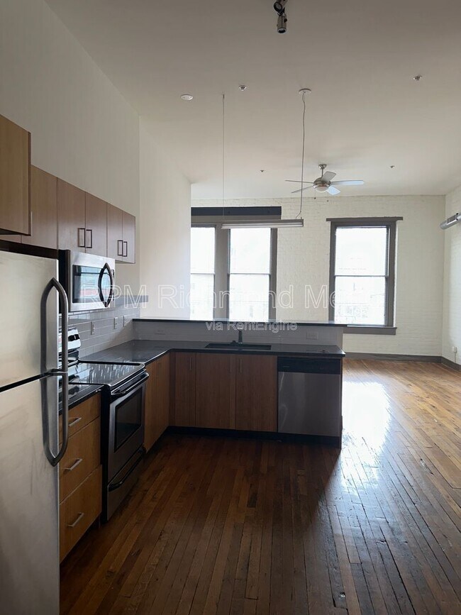 Primary Photo - 1322 W Broad St