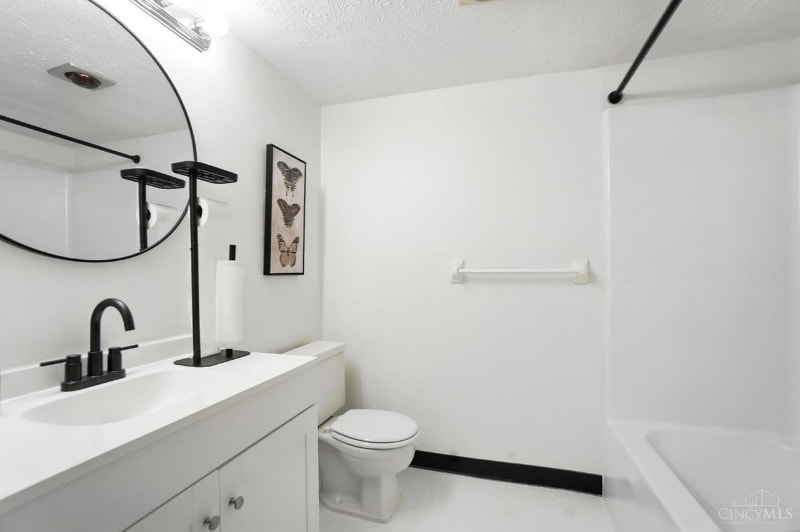 Building Photo - 456 Grand Ave