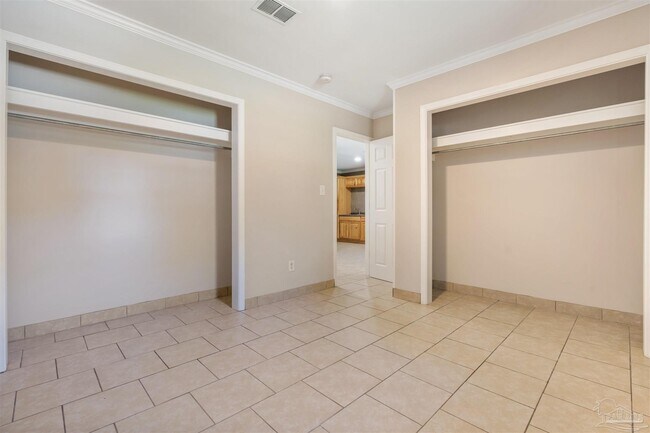 Building Photo - 415 W Hannah St