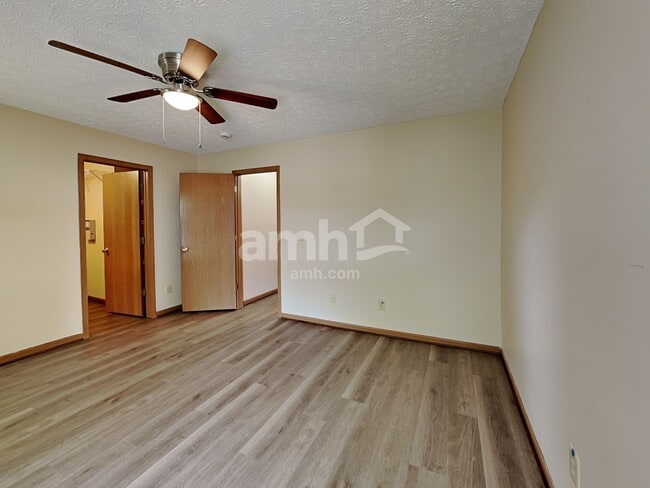Building Photo - 4930 Kingpin Dr