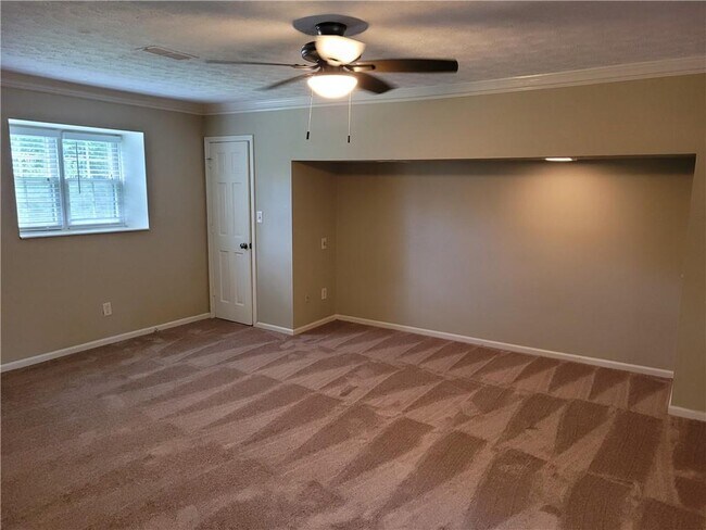 Building Photo - 2800 Davis Rd