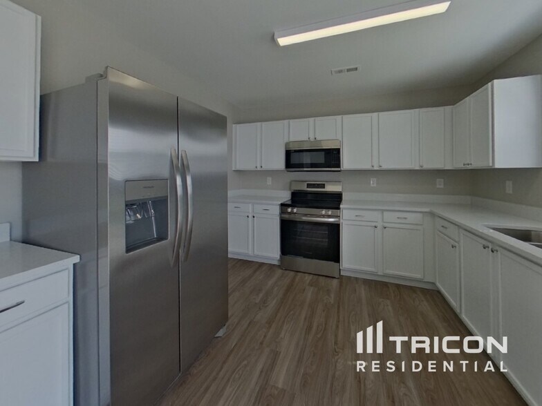 Building Photo - 12607 Dervish Ln
