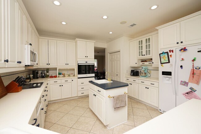 Building Photo - Great Location in Bluewater Bay