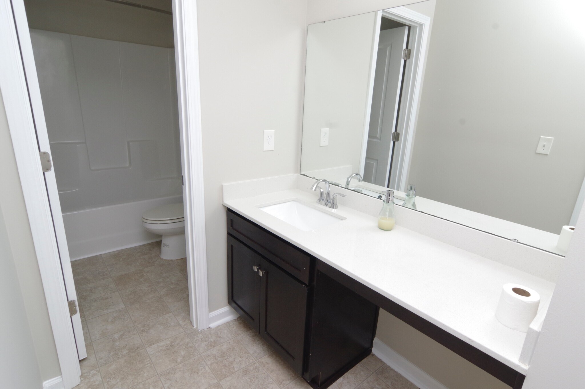Building Photo - 129 Vermillion Dr