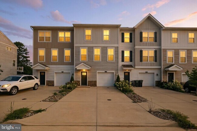 Building Photo - 406 Honeyberry Ln