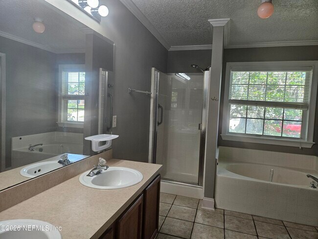 Building Photo - 2338 Cool Springs Dr N