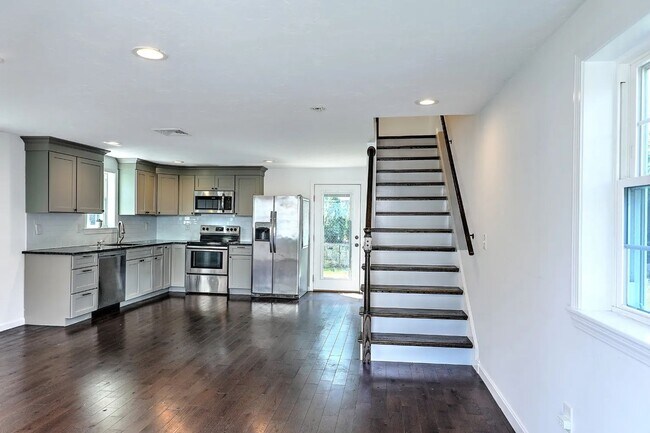 Building Photo - ****Providence – Eastside/Fox Point Single Family - $2,550****