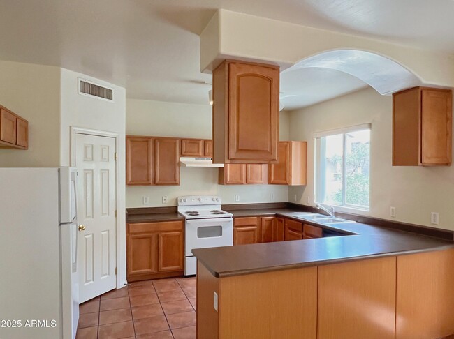 Building Photo - 3041 W Darien Way