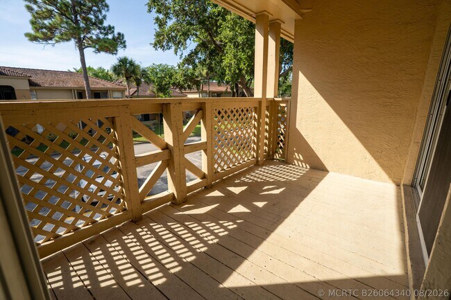 Building Photo - 4791 Via Palm Lakes
